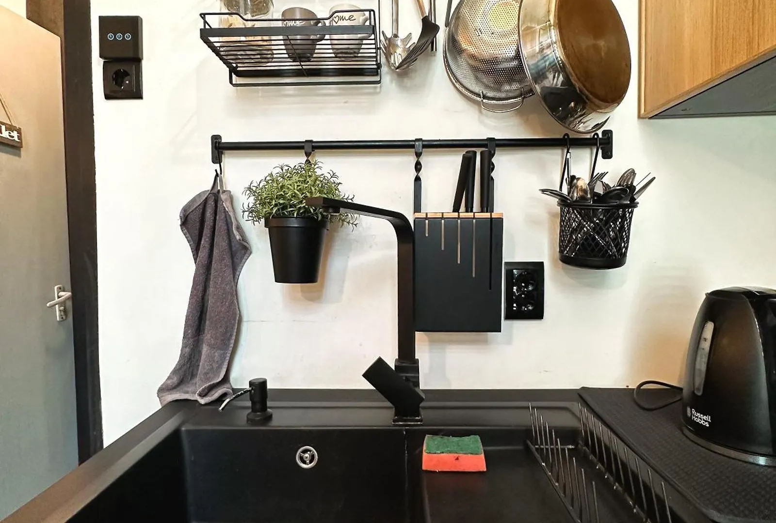 Urban Studio With Private Garden Near Andrassy Budapest Apartment